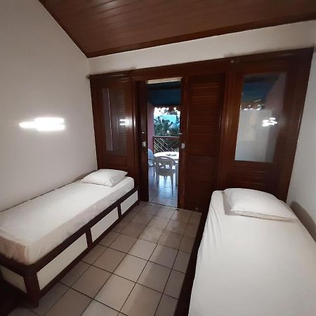 Studio Climatisé - Piscine-Plage - 1 à 2 personnes Sainte-Anne Esterno foto