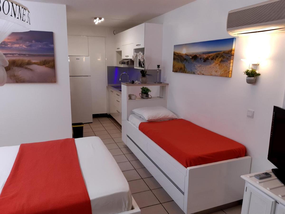 Studio Climatisé - Piscine-Plage - 1 à 2 personnes Sainte-Anne Esterno foto