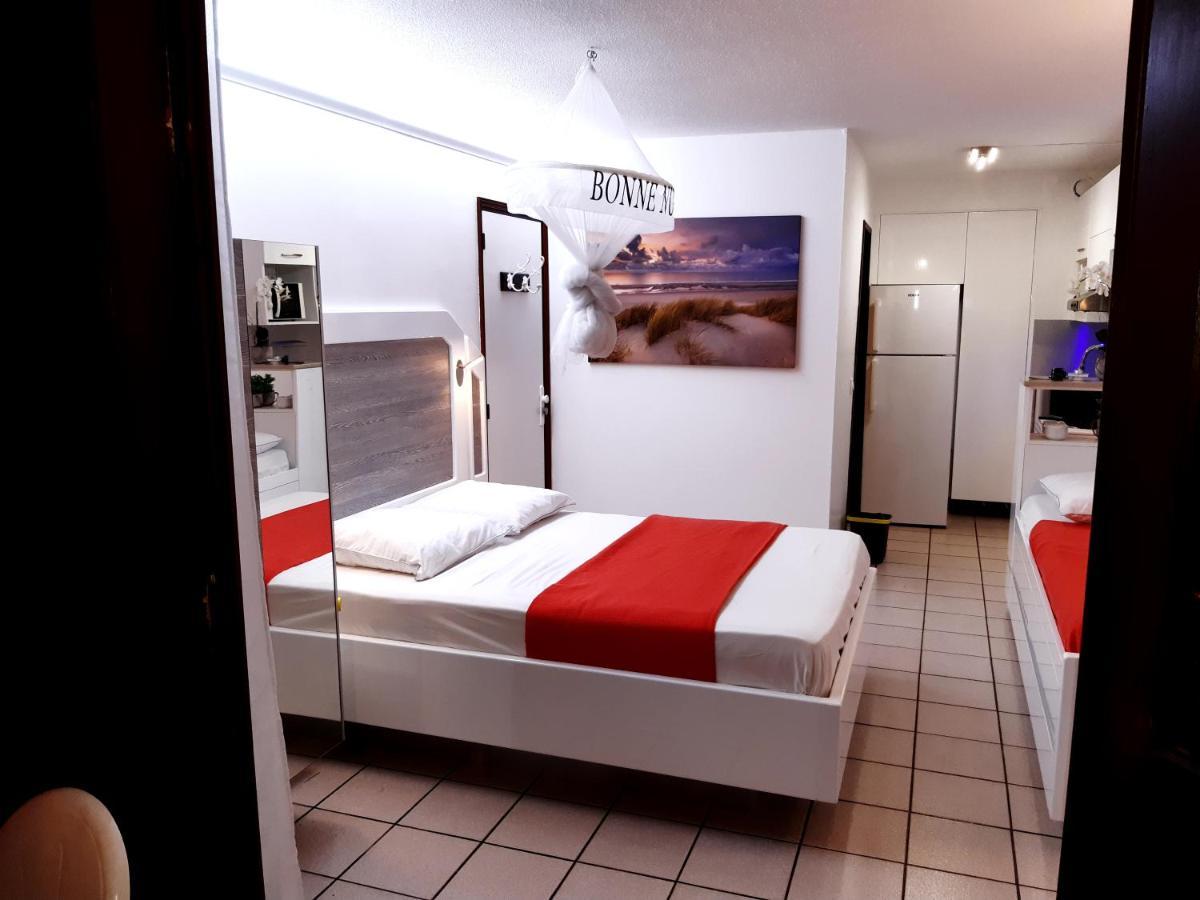 Studio Climatisé - Piscine-Plage - 1 à 2 personnes Sainte-Anne Esterno foto